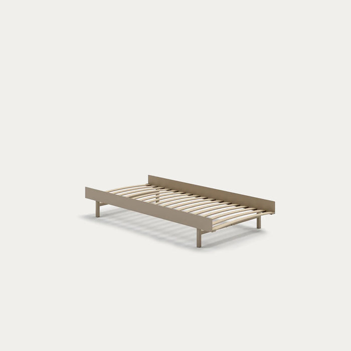 MOEBE bed