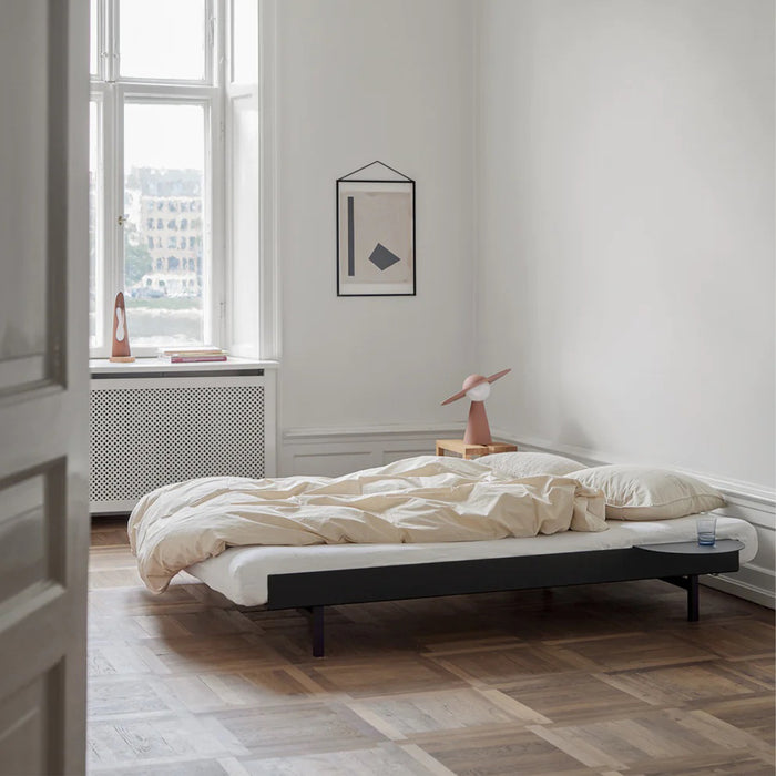 MOEBE bed
