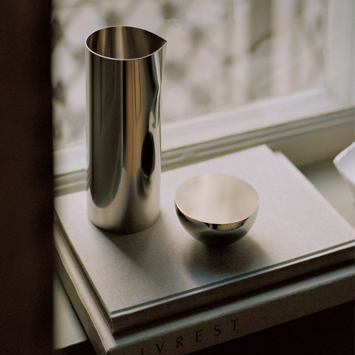 Pleat pitcher