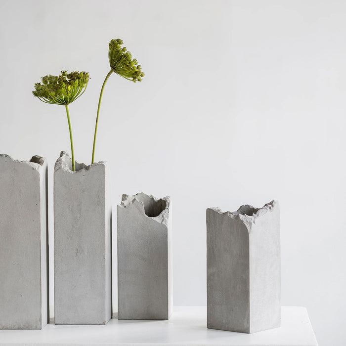 Broquaine vase