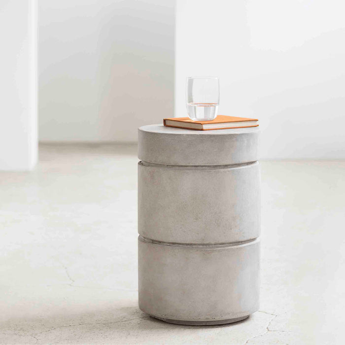 Concrete stool - Marie Michielssen