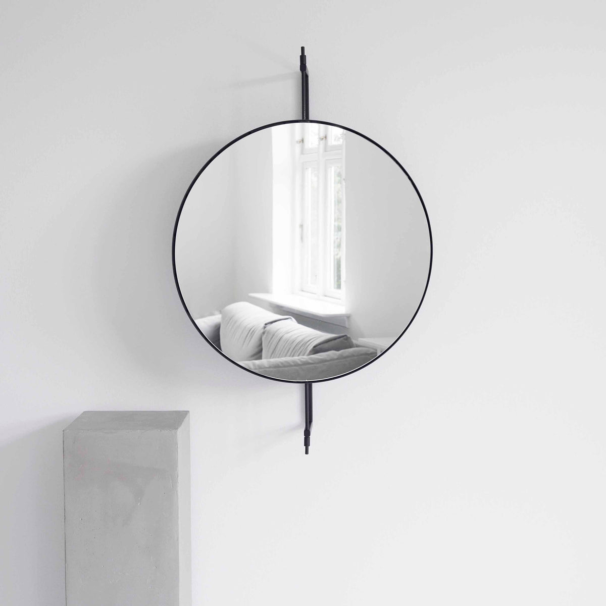 Rotating Mirror - Kristina Dam– By Anouk